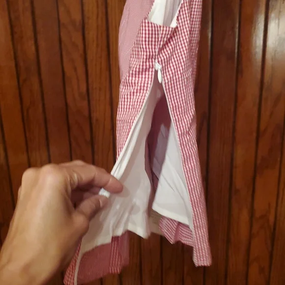 MORE TO COME SIZE MEDIUM Red Sleeveless Women's Top - Picture 7 of 11